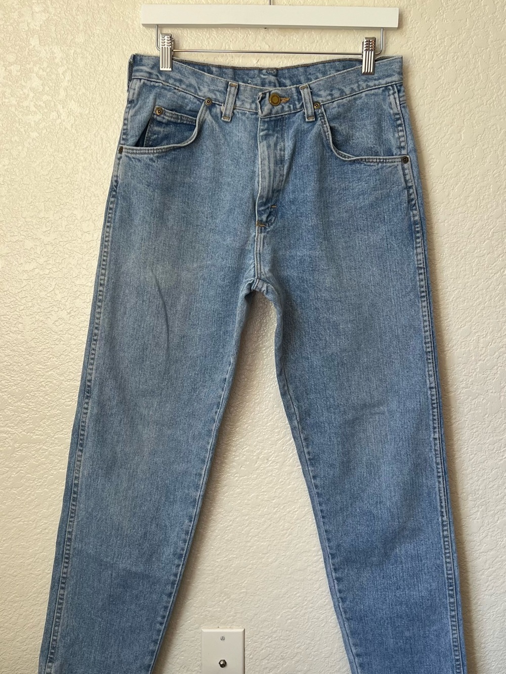 Wrangler Men's Slim Straight Light Blue Denim Jeans